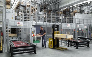Der Maschinenbauer GROB in Mindelheim stellte die Versorgung seiner Montageplätze komplett vom Prinzip „Mann-zur-Ware“ auf eine automatische Lagerlösung um. 