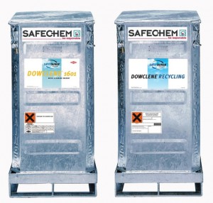Das SAFE-TAINER System besteht aus zwei unterschiedlich ausgestatteten Sicherheitsbehältern für die sichere und emissionsfreie Lieferung von Frischware und die Rücknahme des verbrauchten Lösemittels.