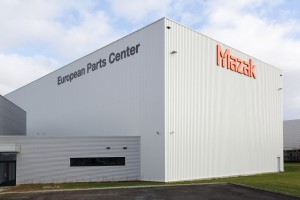 Mazaks vergrößertes European Parts Center in der belgischen Stadt Leuven verfügt über eine beeindruckende Lagerfläche von 4.600 m2 und ist von der Logistik her so ausgelegt, dass Mazak 97% der Ersatzteilbestellungen am Tag der Bestellung auf den Weg bringen kann.