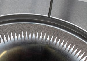 Der Prozess des Lasertexturierens bei Reichle mit einem AgieCharmilles Laser 1000 5Ax von GF Machining Solutions ist hochpräzise, prozesssicher und wiederholgenau.