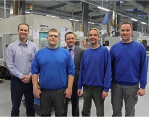 W&R-Vertriebler Mario Förster (m.) mit den Groth-Mitarbeitern Marc Pohl, Matthias Ahlmann, Bjarne Sahling und Gernod Klatt (von links).