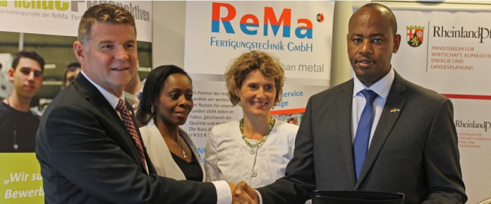 k000_150702_01_ReMa
