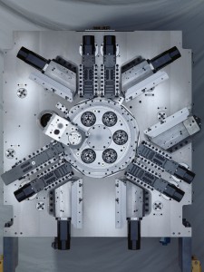 Der INDEX CNC-Mehrspindler MS16 Plus ist kundenspezifisch konfigurierbar in der Anzahl der Stech-/Bohrschlitten und Kreuzschlitten