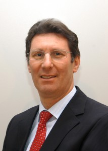 Dr.-Ing. Walter Kimmelmann, Leiter der Abteilung Modellbasierte Systeme am Lehrstuhl für Fertigungsmesstechnik und Qualitätsmanagement des Werkzeugmaschinenlabors (RWTH Aachen): „Die Fertigungsmesstechnik liefert die Grundlagen, um die reale Fabrikwelt abzubilden.†Foto: WZL, Aachen Dr.-Ing. Walter Kimmelmann, who heads the Model-Based Systems Department at the Faculty for Production Metrology and Quality Management of the Machine Tool Laboratory (RWTH in Aachen): „Production metrology provides the foundations for imaging the real factory world.†Photo: WZL, Aachen