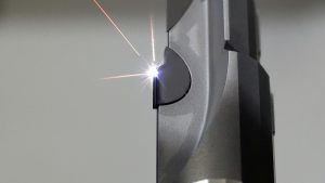 Mit der LaserSmart 500 bietet Rollomatic die MÃ¶glichkeit, sehr komplexe Werkzeuge aus PKD oder anderen ultraharten Materialien herzustellen.