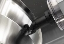 Zwei Drehsorten für warmfeste Superlegierungen