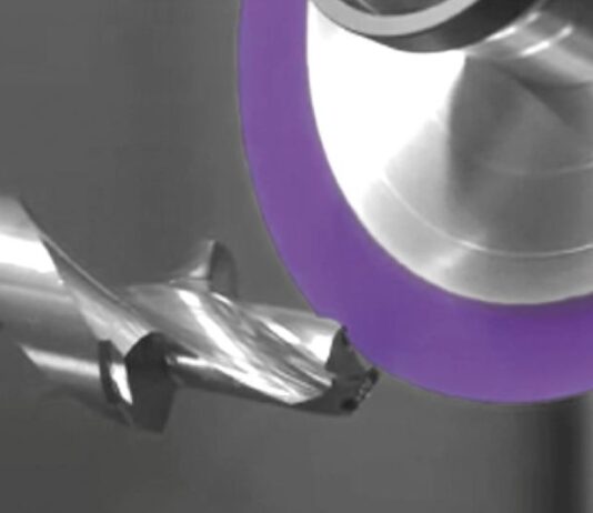 Die klügere Schleifscheibe gibt nach