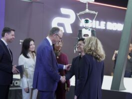 Friedrich Merz besuchte Agile Robots in Hannover