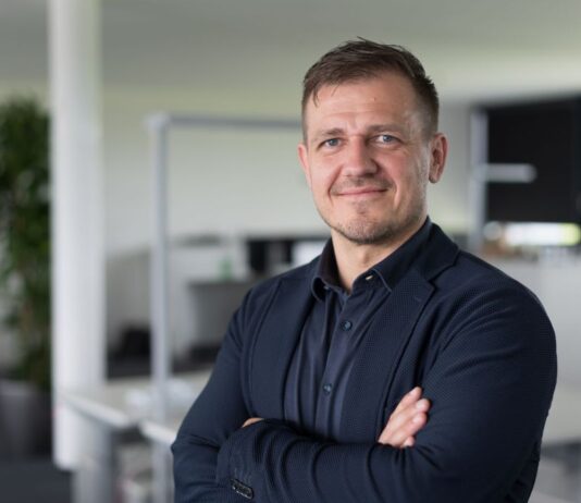 LICON – Christoph Czoske übernimmt von Winfried Benz
